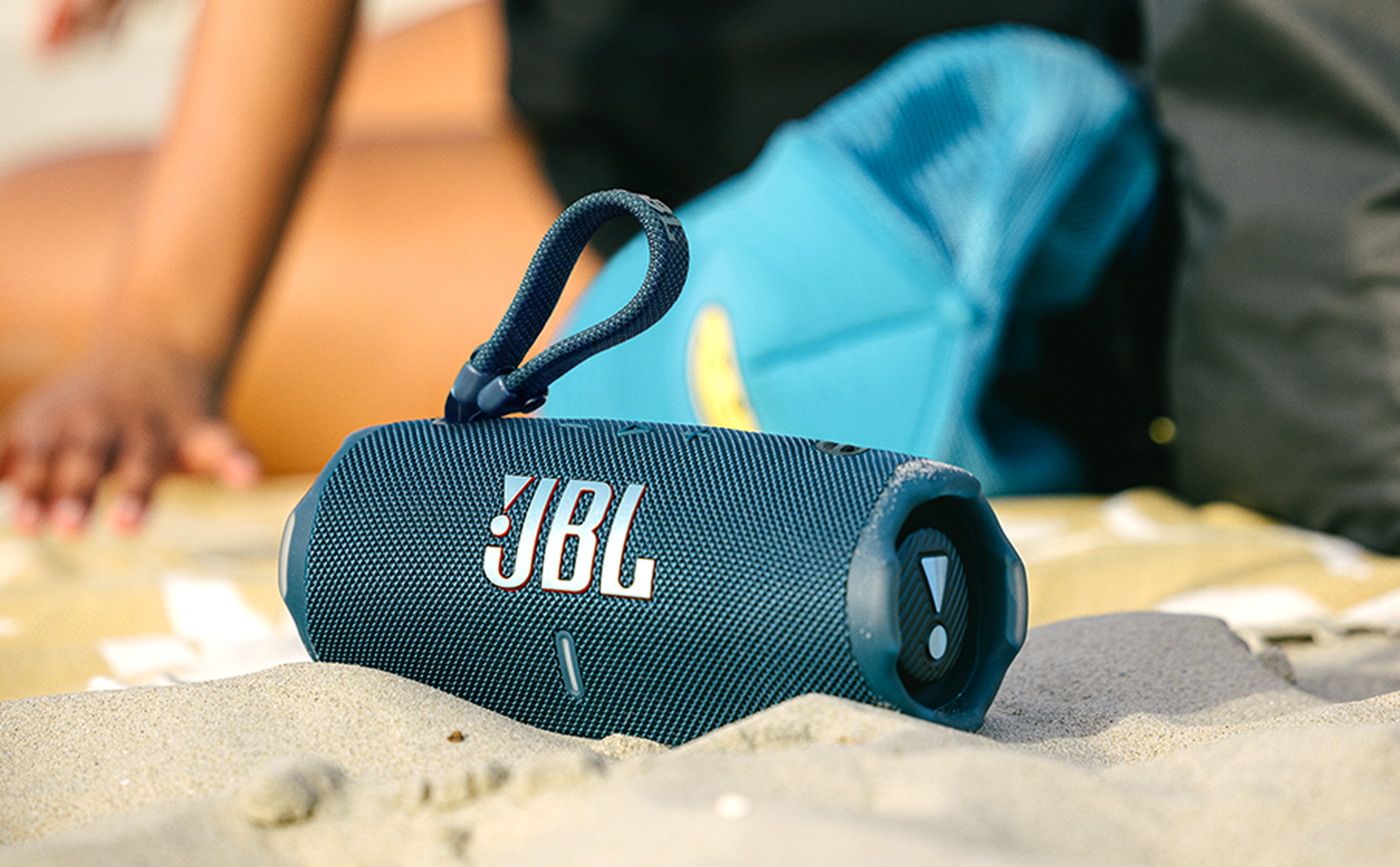 JBL Charge 6 Red | Покупайте в фирменном интернет магазине JBL by